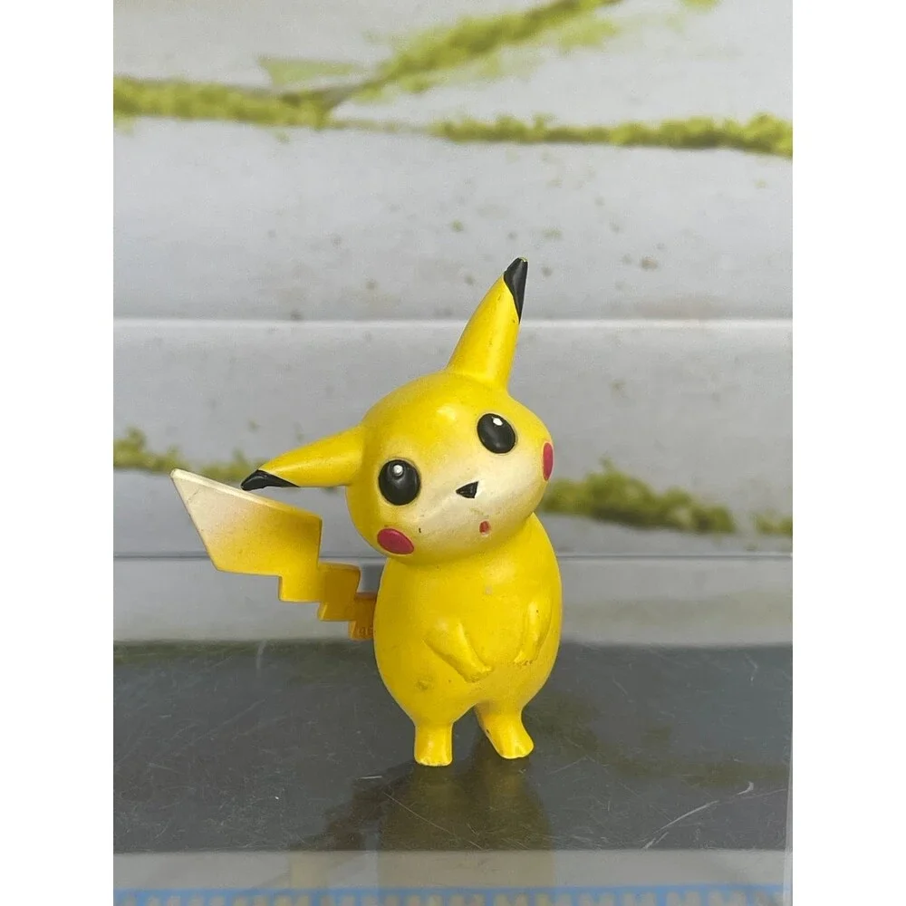 Pokemon Nintendo TOMY Quizzical Pikachu Figure Figurine PVC Vintage